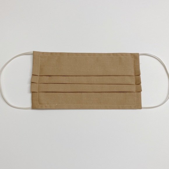 TAN / KHAKIS Pleated FACE MASK with filter Pocket - Picture 2 of 3
